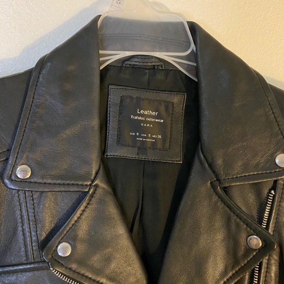 Zara 100% REAL LEATHER! - Picture 2 of 5
